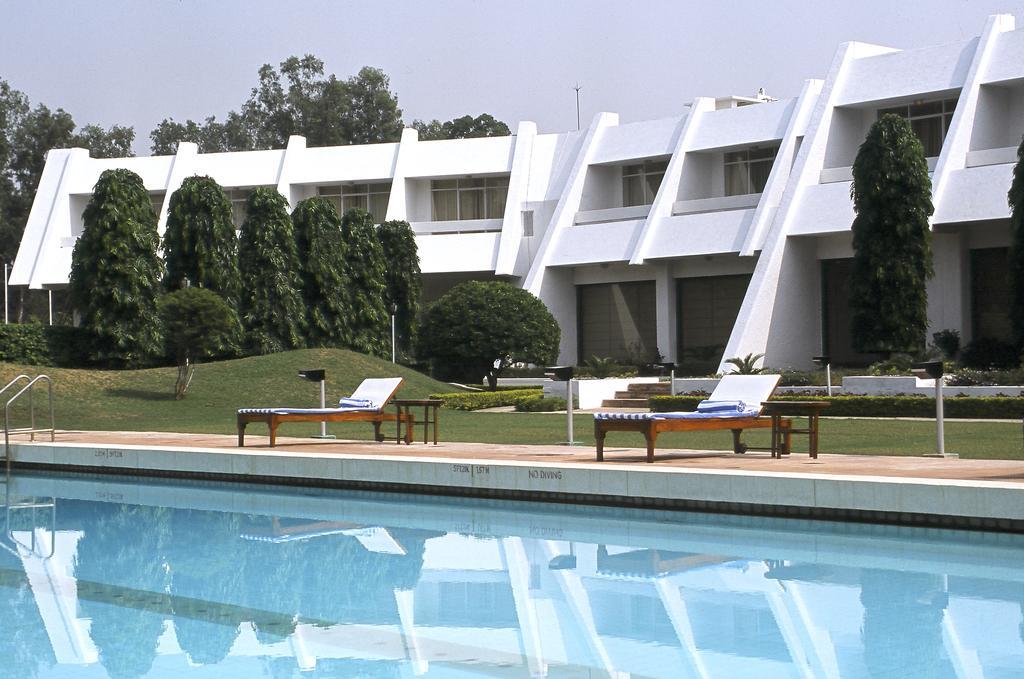 Radisson Jass Hotel, Khajurāho Exterior foto