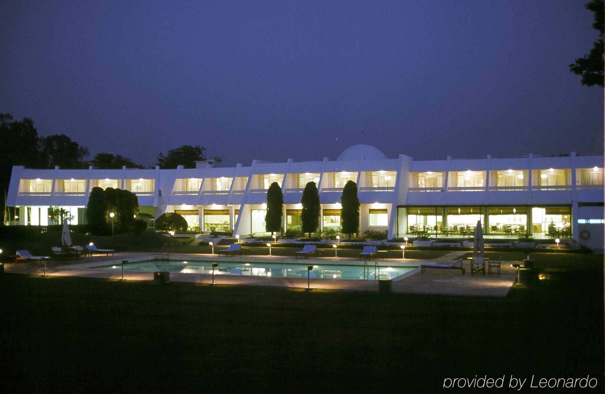 Radisson Jass Hotel, Khajurāho Exterior foto